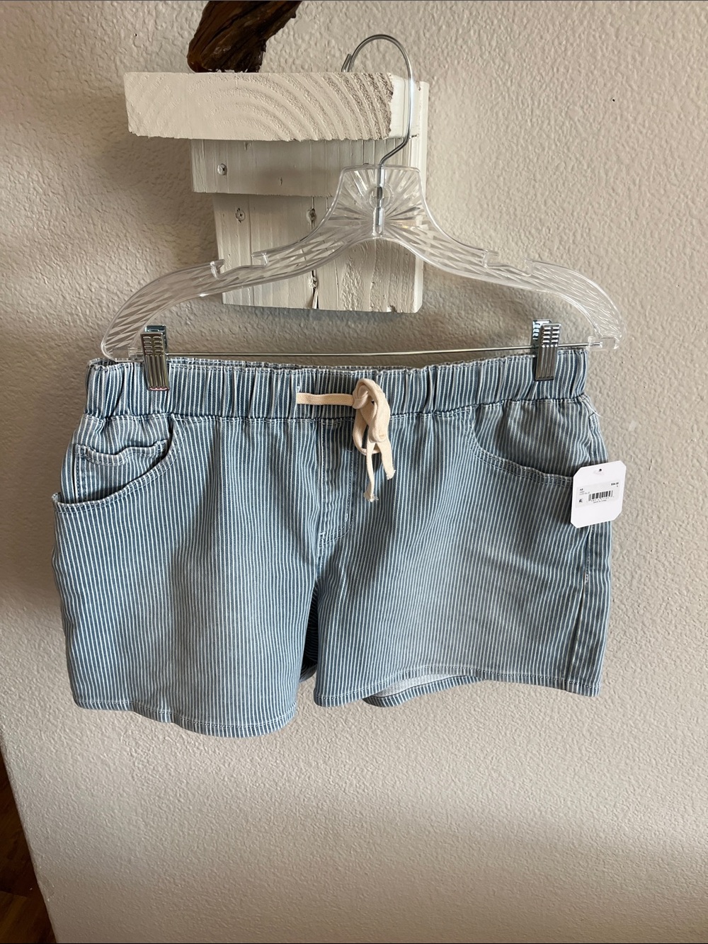 NWT Altar’d State pin strip pull on shorts